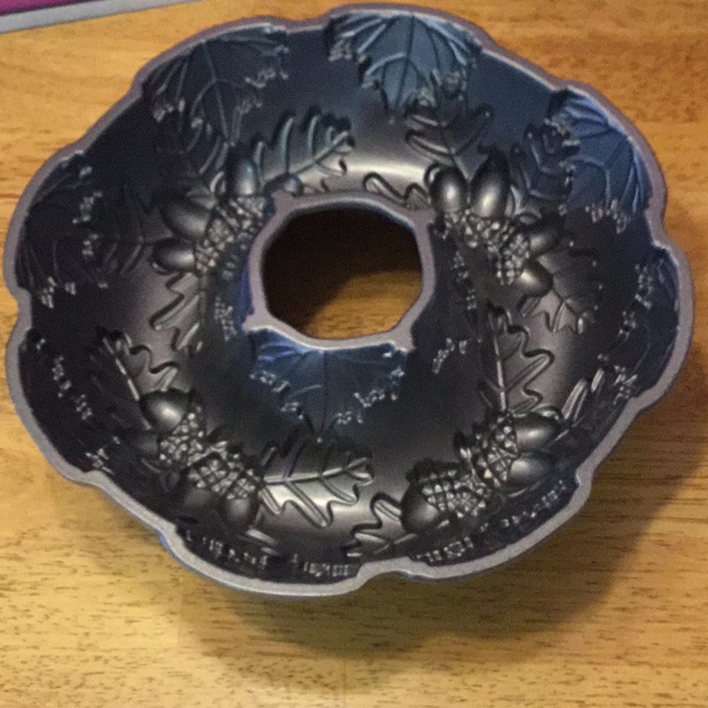 Nordic ware fall harvest Bundt pan